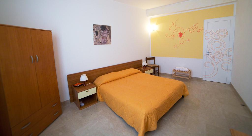 Orange Paradise B&B Кустоначи Экстерьер фото